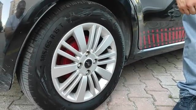 Evde Lastik Parlatıcı Nasıl Yapılır? (4 Adımda Resimli)