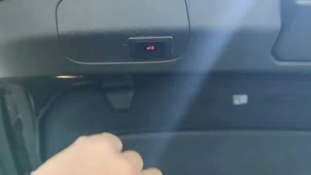 Peugeot 408 akıllı bagaj