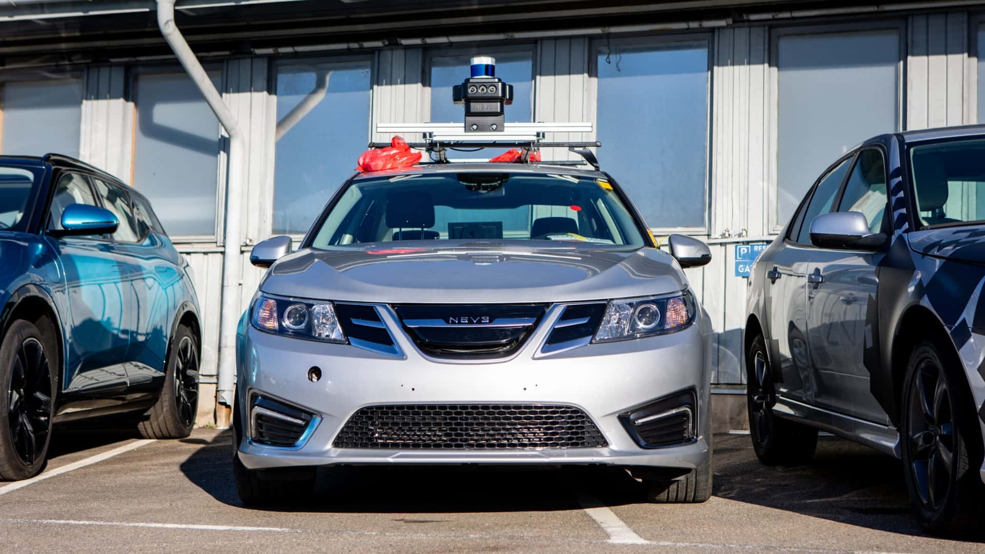 Saab, mevcut son otomobillerin bir kısmını satışa sundu